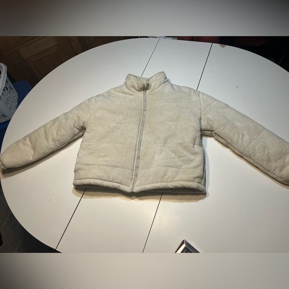 Sadie and Sage small light tan cropped corduroy puffer jacket